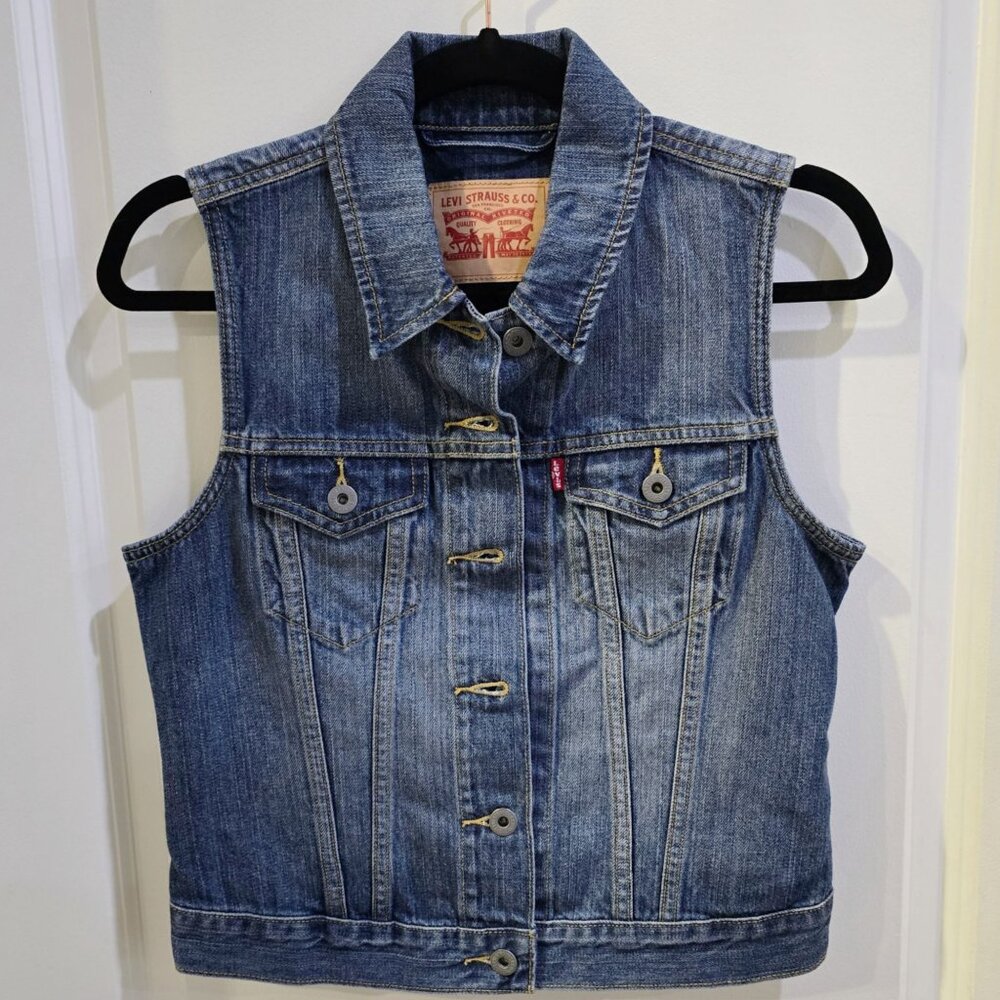 Levi’s ✦ Vintage Blue Sleeveless Denim Vest ✦ Classic Trucker Cotton Layering S - Picture 2 of 13